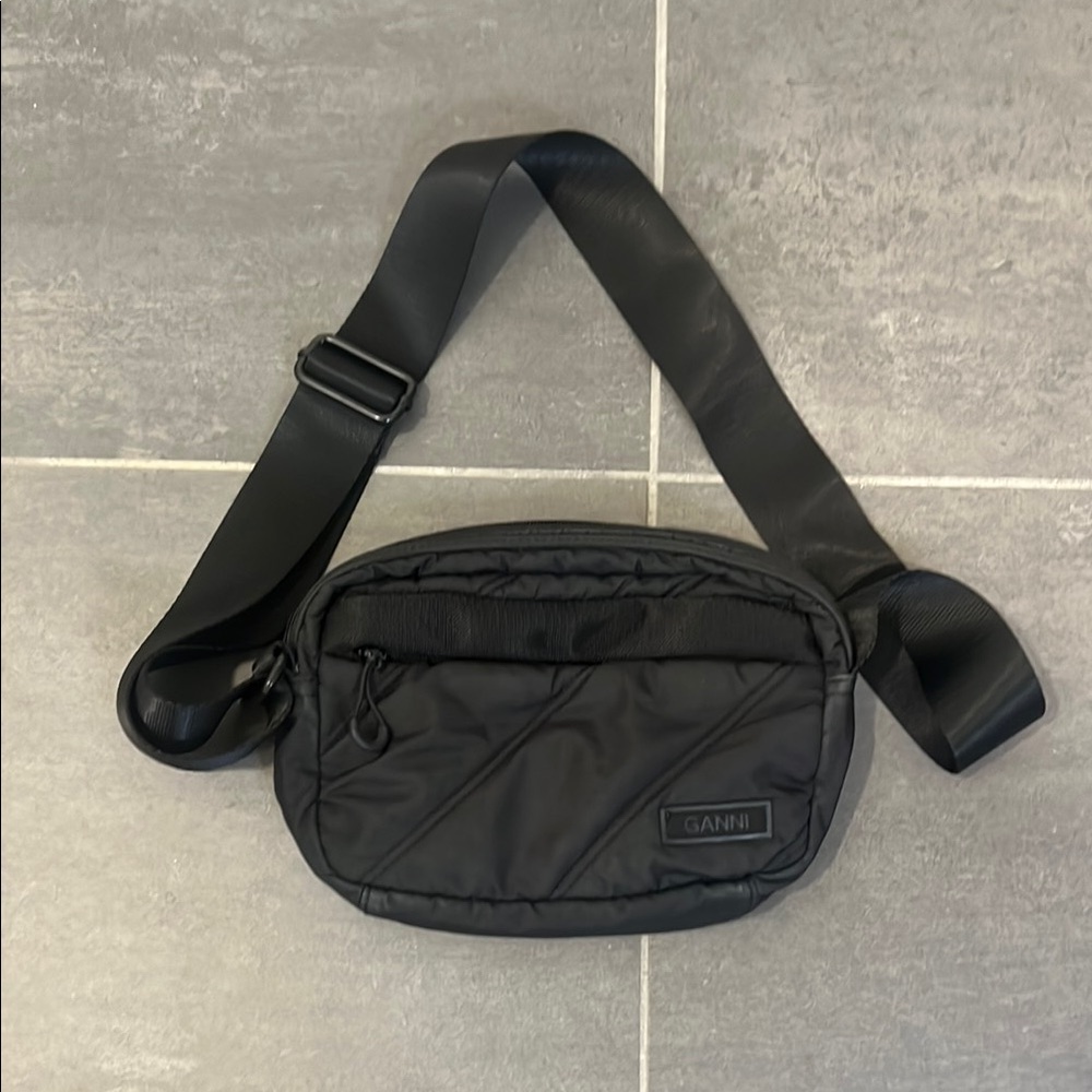 Ganni Black Belt Bag Sleek Modern Design